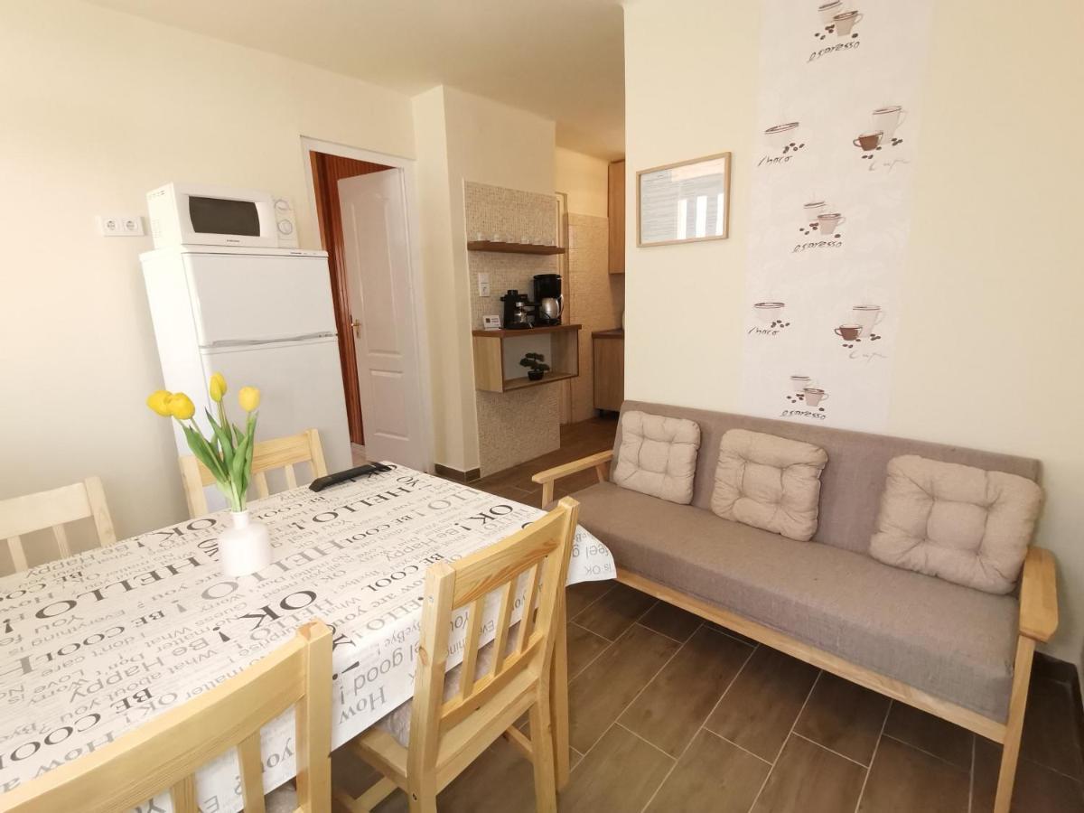 Gyoengyvirag Apartmanhaz Гайдусобосло Екстер'єр фото