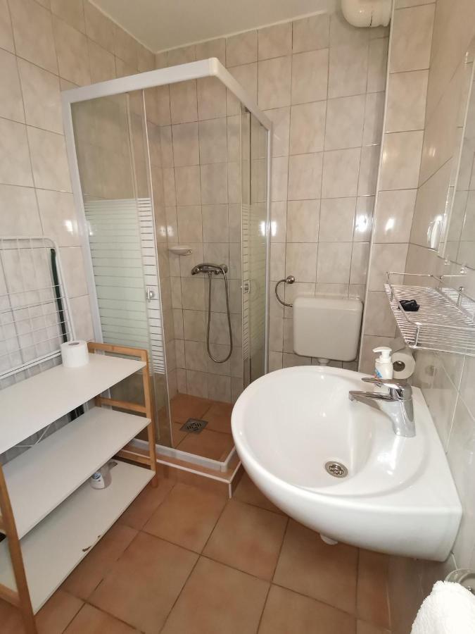 Gyoengyvirag Apartmanhaz Гайдусобосло Екстер'єр фото